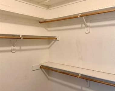 7310 Glenna Drive - Photo Thumbnail 6