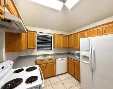 7310 Glenna Drive - Photo Thumbnail 2
