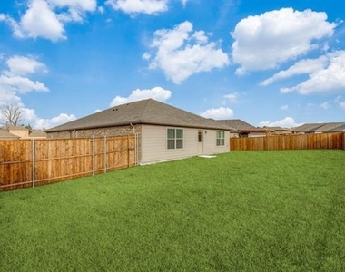 2421 Pacific Avenue - Photo Thumbnail 9