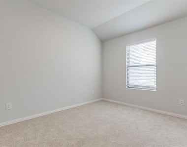 2421 Pacific Avenue - Photo Thumbnail 5