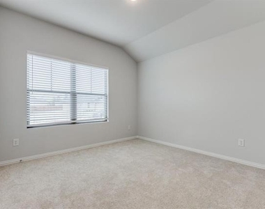 2421 Pacific Avenue - Photo Thumbnail 4