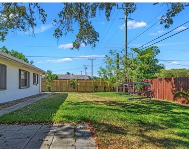 1304 Se 2nd Avenue - Photo Thumbnail 5