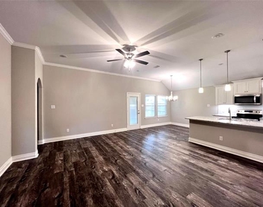 802 Tippit Lane - Photo Thumbnail 5