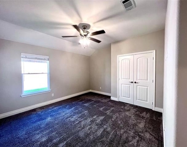 802 Tippit Lane - Photo Thumbnail 11
