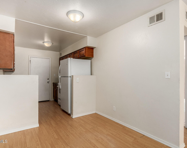 1204 W 5th Street - Photo Thumbnail 6