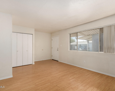 1204 W 5th Street - Photo Thumbnail 1