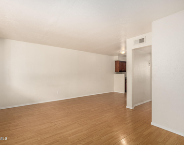 1204 W 5th Street - Photo Thumbnail 2