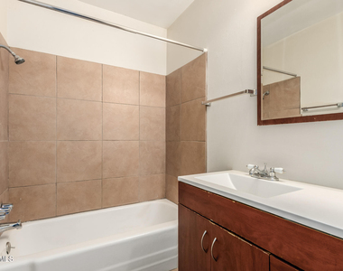 1204 W 5th Street - Photo Thumbnail 11