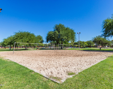 1204 W 5th Street - Photo Thumbnail 16