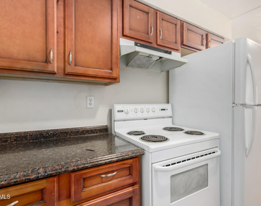 1204 W 5th Street - Photo Thumbnail 9