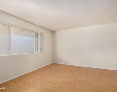 1204 W 5th Street - Photo Thumbnail 5