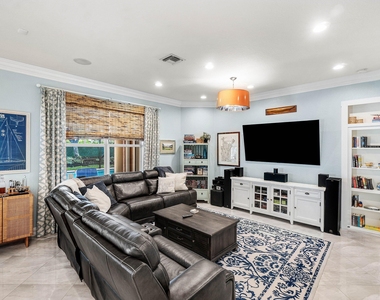 10697 Willow Oak Court - Photo Thumbnail 9