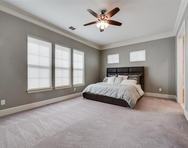 425 S Cesar Chavez Boulevard - Photo Thumbnail 11