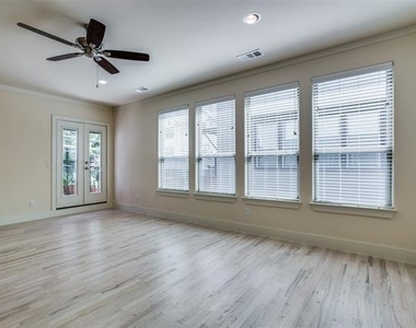 4316 Hartford Street - Photo Thumbnail 9