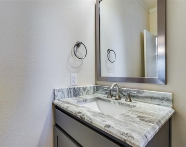 4316 Hartford Street - Photo Thumbnail 12