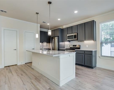 4316 Hartford Street - Photo Thumbnail 3