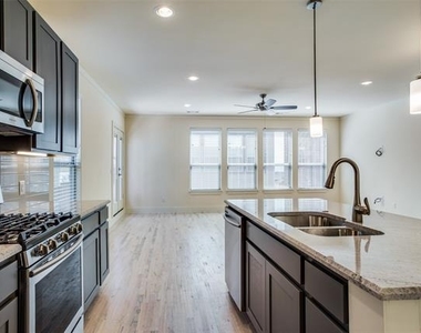 4316 Hartford Street - Photo Thumbnail 5
