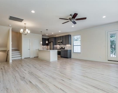 4316 Hartford Street - Photo Thumbnail 10