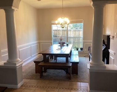 2965 Lakemont Drive - Photo Thumbnail 3