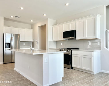 17307 W Villa Chula Lane - Photo Thumbnail 5