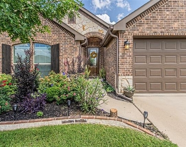 2553 Hadley Street - Photo Thumbnail 2