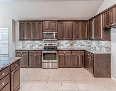 2553 Hadley Street - Photo Thumbnail 7