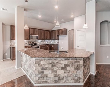 2553 Hadley Street - Photo Thumbnail 5