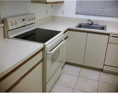 601 Cypress Lake Boulevard - Photo Thumbnail 5