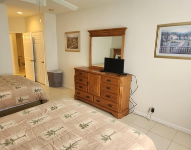 8913 Sandshot Court - Photo Thumbnail 13