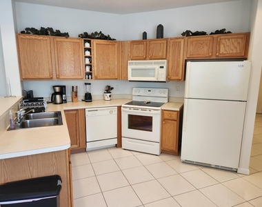 8913 Sandshot Court - Photo Thumbnail 4