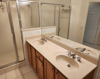 8913 Sandshot Court - Photo Thumbnail 17