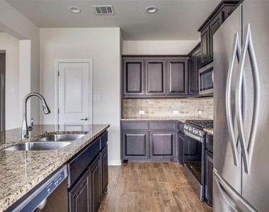 9036 Sycamore Leaf Drive - Photo Thumbnail 10
