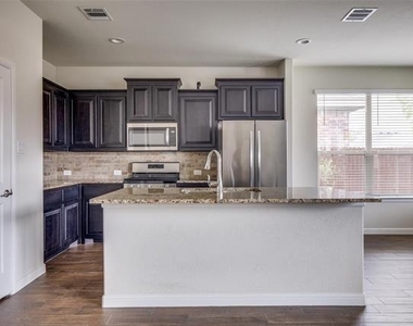 9036 Sycamore Leaf Drive - Photo Thumbnail 8