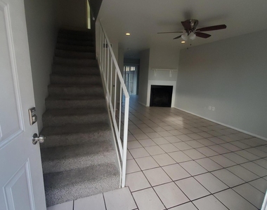 9228 N 7th Avenue - Photo Thumbnail 6