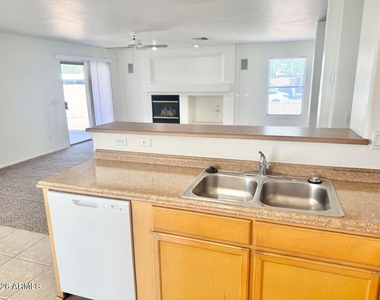 2106 W Alta Vista Road - Photo Thumbnail 15