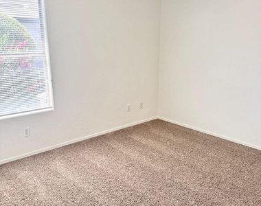 2106 W Alta Vista Road - Photo Thumbnail 24