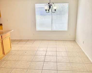 2106 W Alta Vista Road - Photo Thumbnail 10
