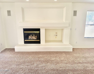 2106 W Alta Vista Road - Photo Thumbnail 5