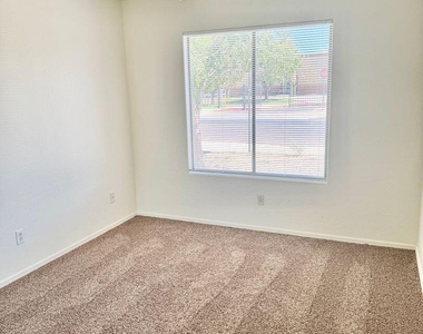 2106 W Alta Vista Road - Photo Thumbnail 28