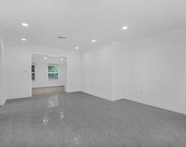 6621 Perry Street - Photo Thumbnail 8