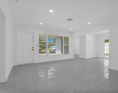 6621 Perry Street - Photo Thumbnail 5