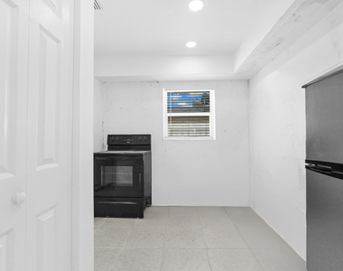 6621 Perry Street - Photo Thumbnail 11