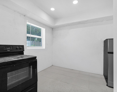 6621 Perry Street - Photo Thumbnail 10