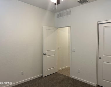 4224 W Coneflower Lane - Photo Thumbnail 3