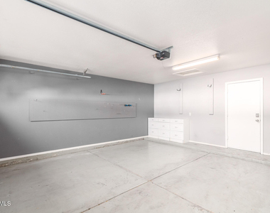 19912 N 76th Avenue - Photo Thumbnail 12