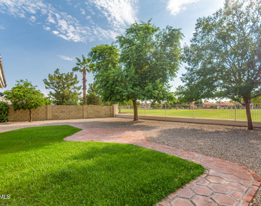 19912 N 76th Avenue - Photo Thumbnail 16