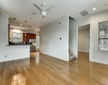 2606 N Henderson Avenue - Photo Thumbnail 2