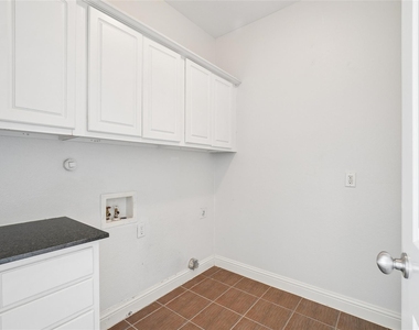2606 N Henderson Avenue - Photo Thumbnail 16