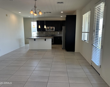 1250 N Abbey Lane - Photo Thumbnail 6