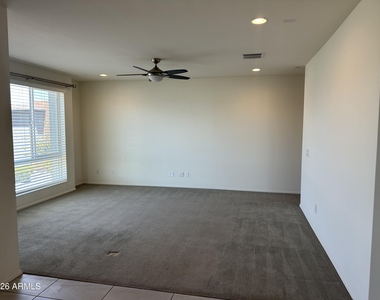 1250 N Abbey Lane - Photo Thumbnail 10